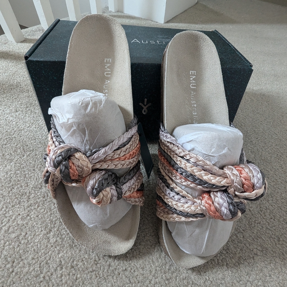 New with Box Emu Australia Zebedee Sandal